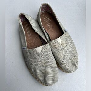 Toms Shoes